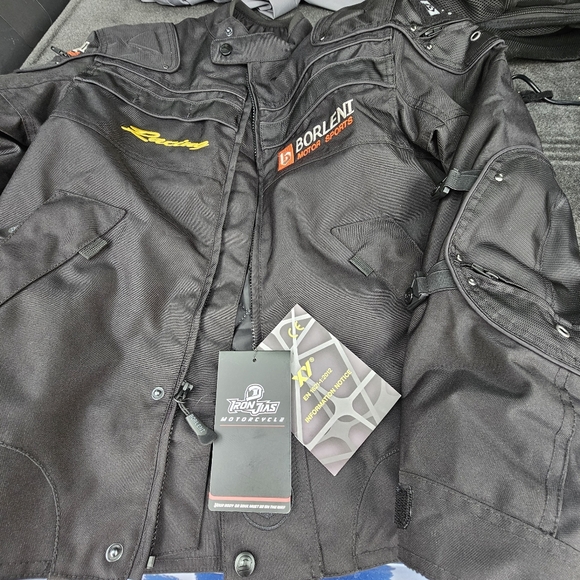 Biker Suit - Picture 3 of 10